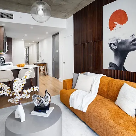 Stunning Apartment With Patio In Manhattan